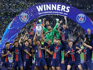  PSG win Best Team of the year